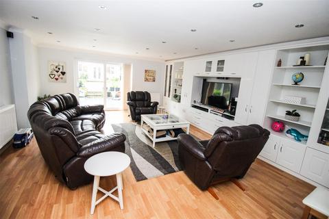 undefined, Kingswood Chase, Leigh-On-Sea