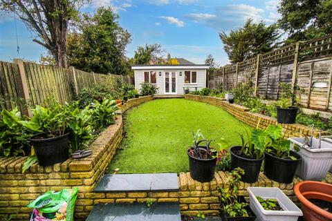 undefined, Kingswood Chase, Leigh-On-Sea