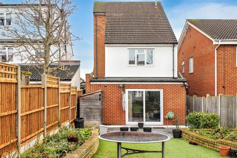 undefined, Kingswood Chase, Leigh-On-Sea