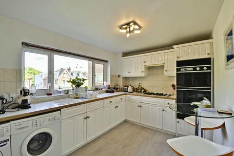 2 bedroom apartment to rent, Park Heights, Sunningfields Road, Hendon