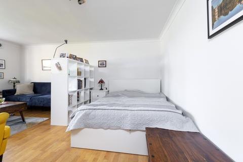 undefined, East Hill, London, SW18