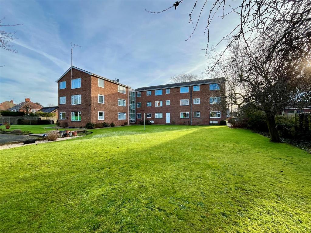 Rear Elevation - Communal Gardens.jpg
