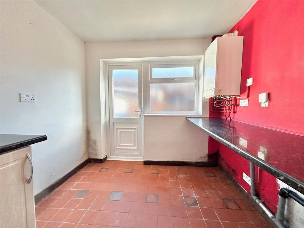Kitchen 3.jpg