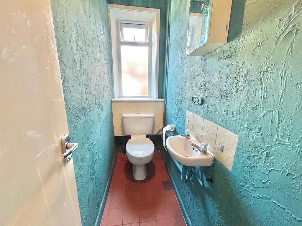 Cloakroom WC.jpg