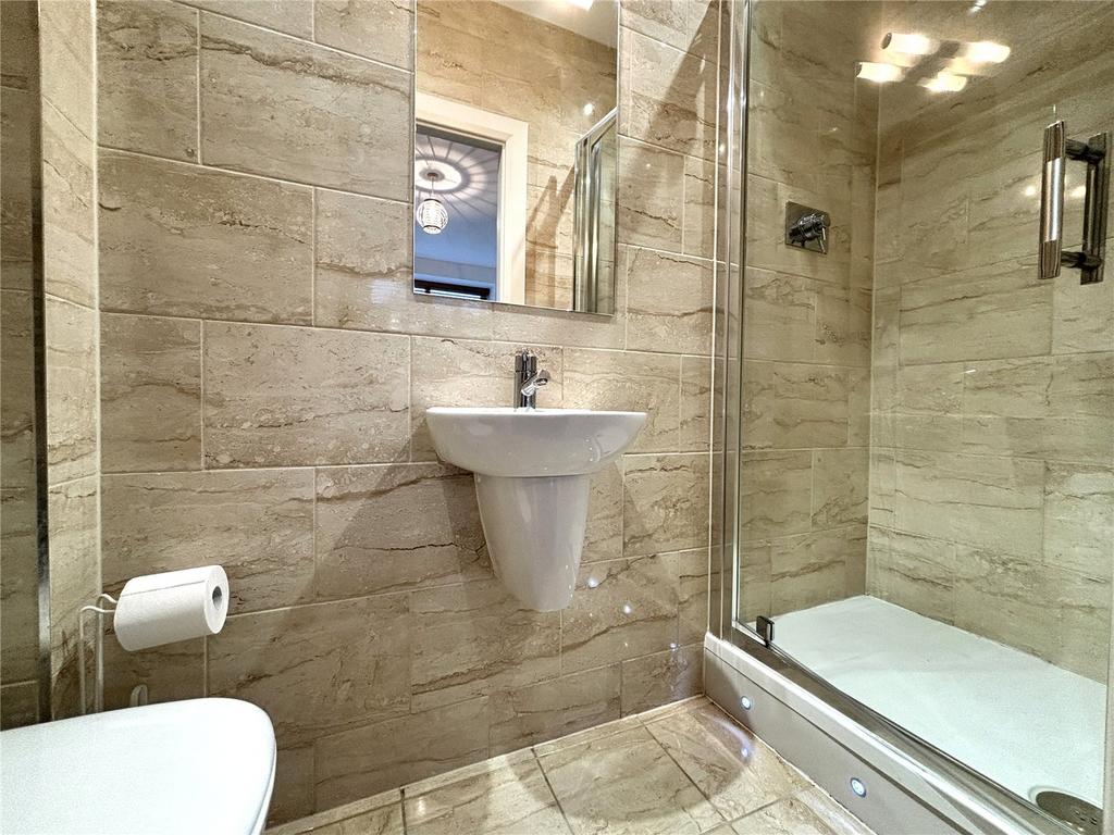2nd Bedroom Ensuite