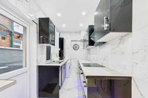 2 bedroom terraced house for sale, Fosse Road North, Leicester LE3