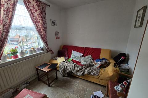 3 bedroom semi-detached house to rent, Jerome Road, Walsall WS2