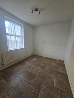 3 bedroom semi-detached house to rent, Jerome Road, Walsall WS2