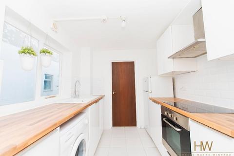 1 bedroom flat to rent, Oriental Place, Brighton, BN1