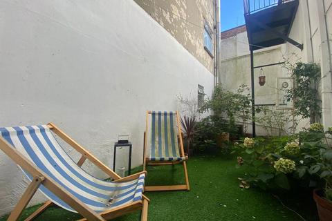 1 bedroom flat to rent, Oriental Place, Brighton, BN1