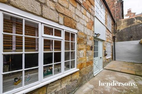 4 bedroom cottage to rent, Church Street, Whitby YO22