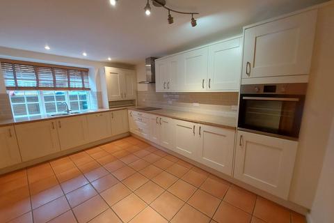 4 bedroom cottage to rent, Church Street, Whitby YO22