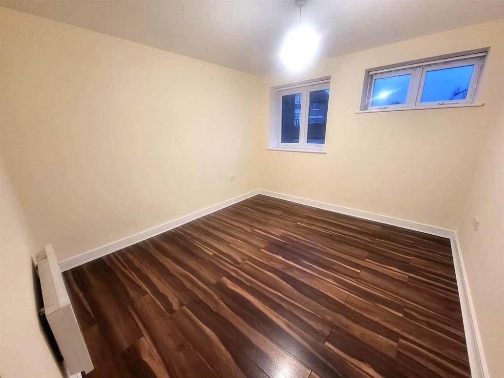 Bedroom 1 Pic 1