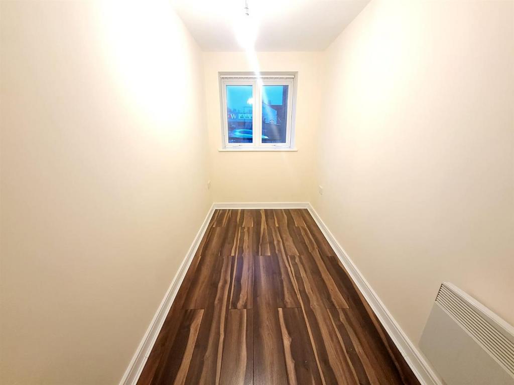 Bedroom 2 Pic 1