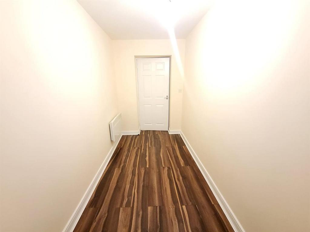 Bedroom 2 Pic 2