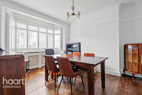 3 bedroom semi-detached house to rent, Christian Fields, SW16