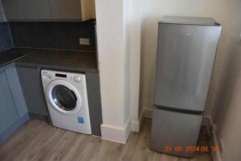 2 bedroom flat to rent, Church Street, Wellingborough NN8