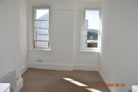 2 bedroom flat to rent, Church Street, Wellingborough NN8