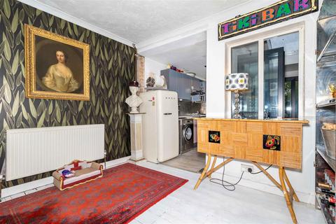 2 bedroom house for sale, Howard Street, Worthing