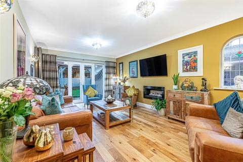 undefined, 8 Bruce Gardens, Dunfermline