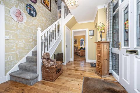 undefined, 8 Bruce Gardens, Dunfermline