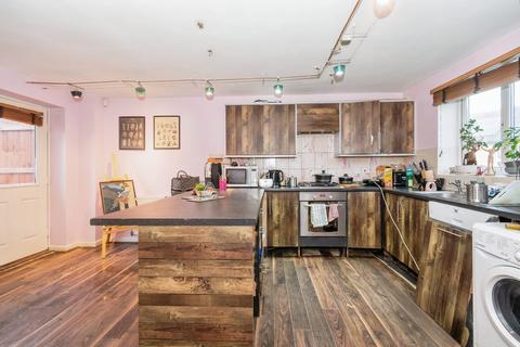 undefined, Roundwood Avenue, Bradford, BD10