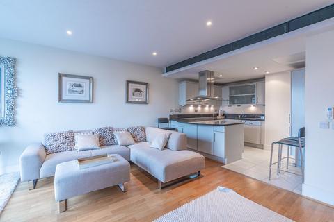 2 bedroom flat for sale, Brewhouse Lane, London, SW15