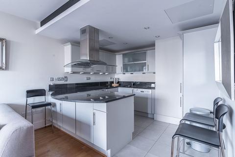 2 bedroom flat for sale, Brewhouse Lane, London, SW15