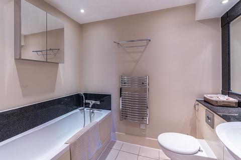 2 bedroom flat for sale, Brewhouse Lane, London, SW15