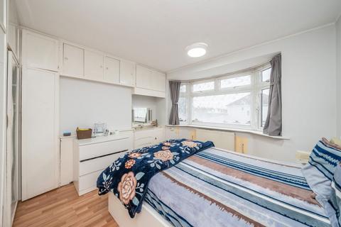 undefined, Cambridge Close, Hounslow TW4
