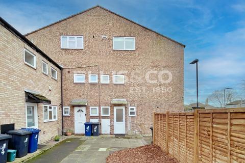 undefined, Hazeltree Lane, Northolt, UB5