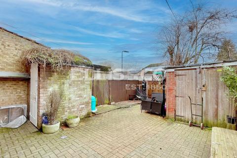 undefined, Hazeltree Lane, Northolt, UB5