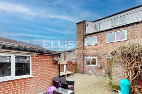 undefined, Hazeltree Lane, Northolt, UB5
