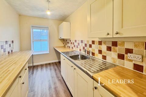 1 bedroom flat to rent, High Street, Lowestoft, Suffolk, NR32
