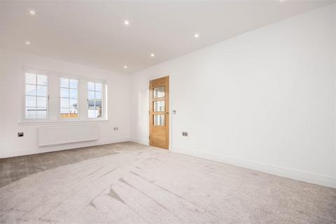 3 bedroom terraced house for sale, 4 Catherines Wynd, Woodhead Farm, High Valleyfield, KY12 8EH