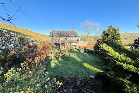 undefined, Rhoslefain LL36