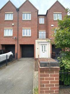 3 bedroom terraced house to rent, Dunoon Drive, Wolverhampton WV4