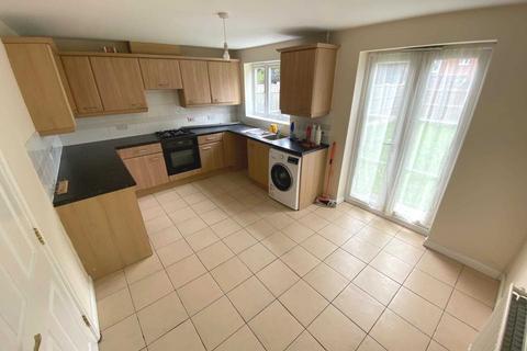 3 bedroom terraced house to rent, Dunoon Drive, Wolverhampton WV4