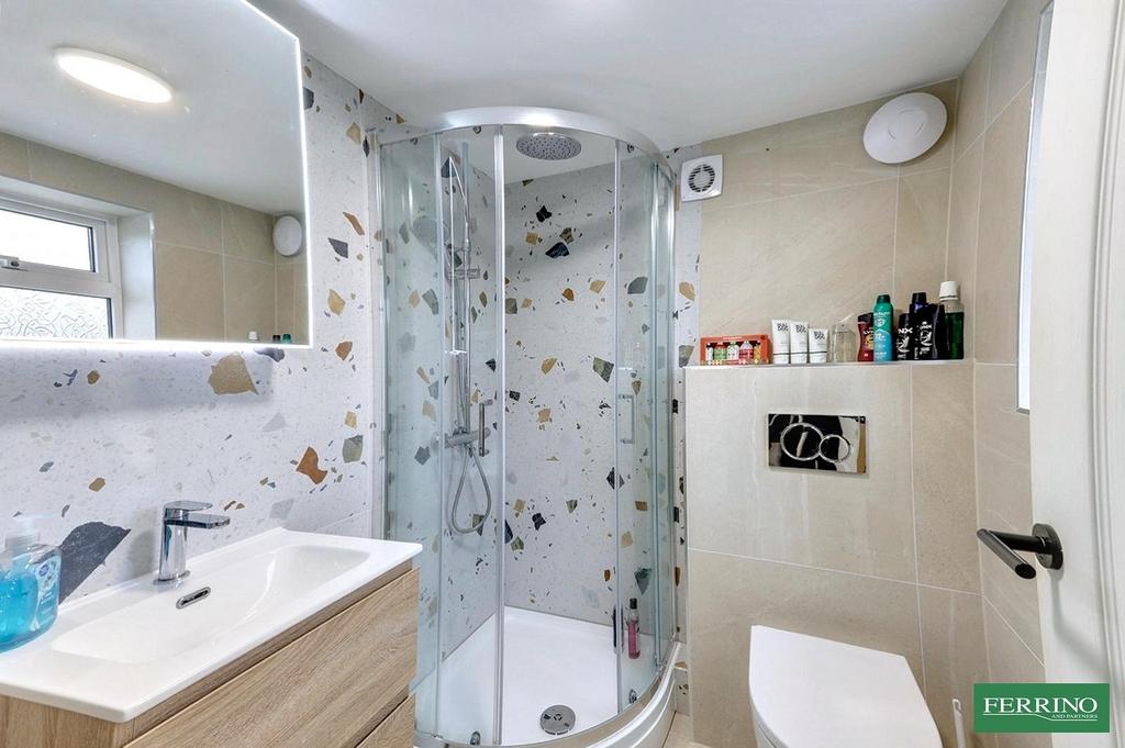 Bedroom 4 En-suite