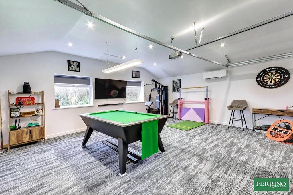 Detached Garage