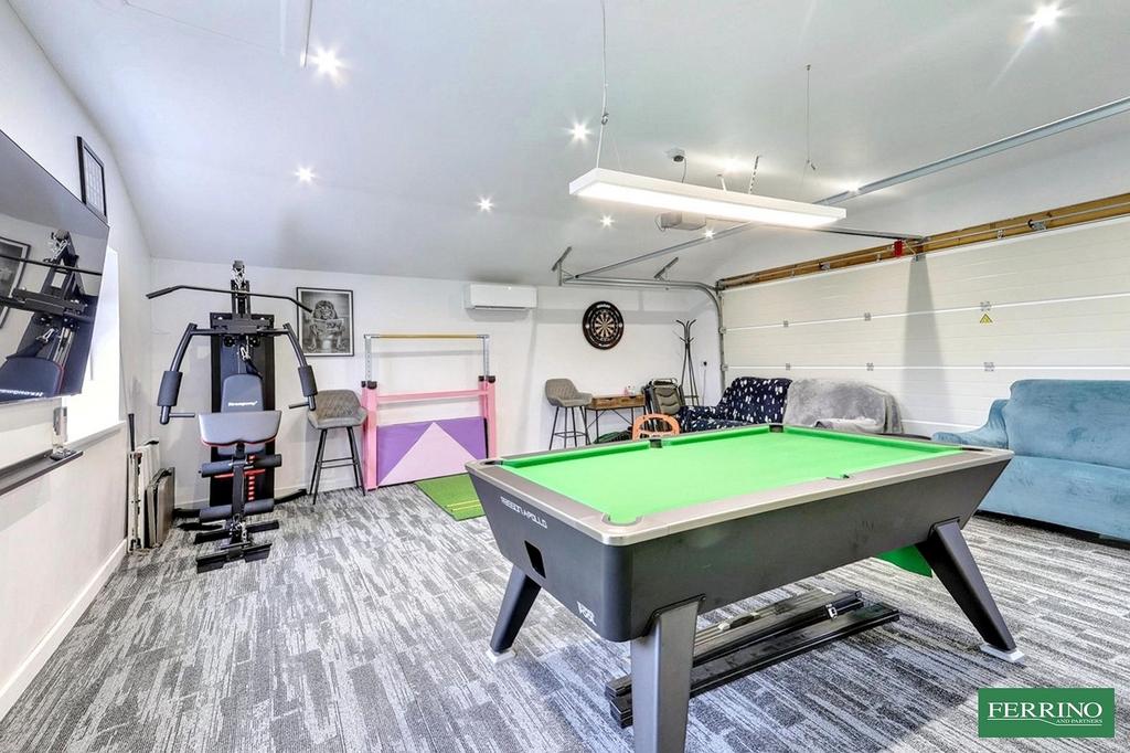 Detached Garage