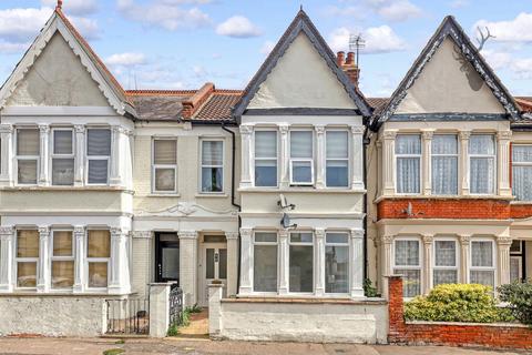 2 bedroom flat to rent, Burdett Avenue, Westcliff-On-Sea