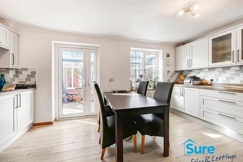 3 bedroom semi-detached house to rent, Allsopp Close, Newnham, GL14.