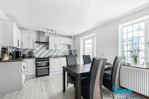3 bedroom semi-detached house to rent, Allsopp Close, Newnham, GL14.