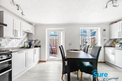 3 bedroom semi-detached house to rent, Allsopp Close, Newnham, GL14.