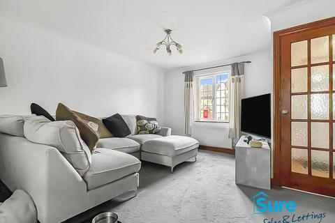 3 bedroom semi-detached house to rent, Allsopp Close, Newnham, GL14.
