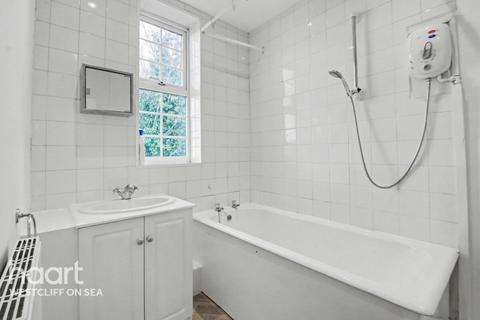 1 bedroom flat for sale, Hamlet Court Road, Westcliff-On-Sea