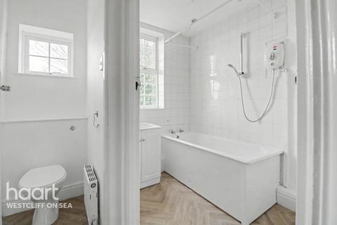 1 bedroom flat for sale, Hamlet Court Road, Westcliff-On-Sea