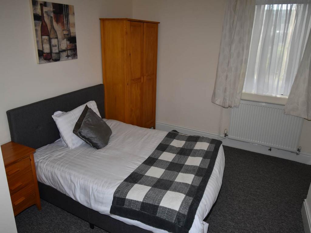 Bedroom 2, photo 1