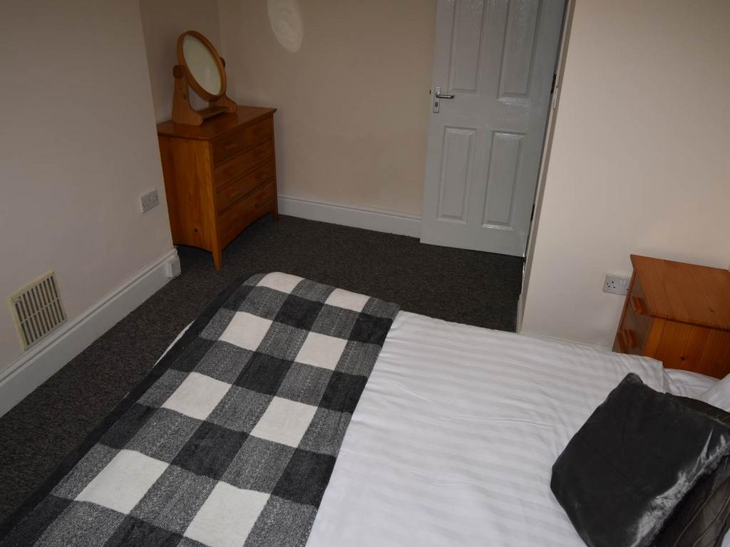 Bedroom 2, photo 2